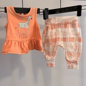 Jessica Simpson baby outfit
